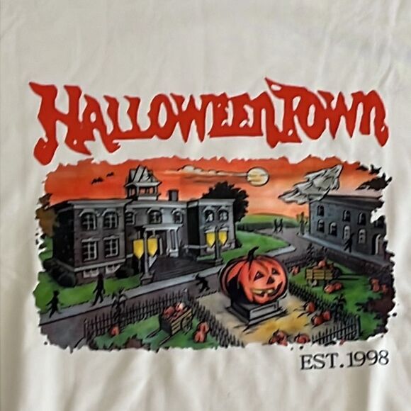 Halloween town women’s plus size 2 XL Halloween sweatshirt NEW! - Picture 3 of 5